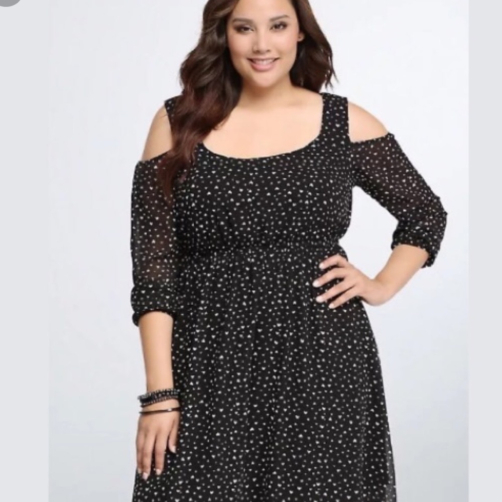 Black cold shoulder dress white heart pattern
